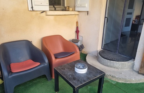 Villelaure Apartment | 100 m2 air-conditioned apartment at the foot of the Luberon, 30 km from Aix-en-Provence