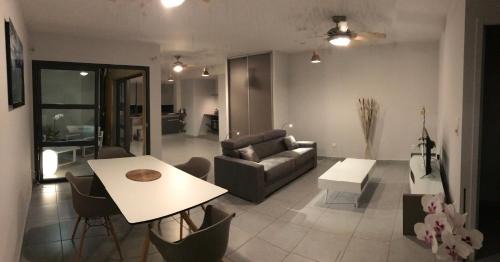 Centre-Ville Apartment | 100 rue Suffren