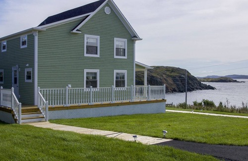 Twillingate House | 100 Year Old Saltbox Style Newfoundland Home With Spectactular Ocean Views