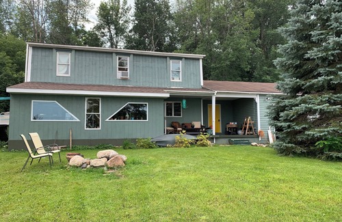 Waddington House | 1000 Islands getaway 3-bed 2 bath in tranquil Waddington. Enjoy a relaxing stay