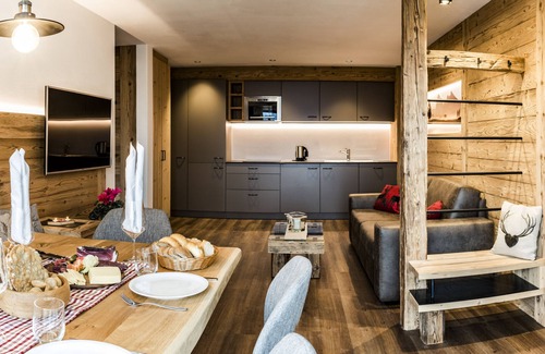 Laion Apartment | 1004A Apartments Raffl