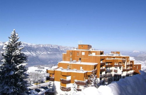 Prapoutel Apartment | 100m from resort center, balcony, parking, tv, ski locker, 43m², Les 7 Laux
