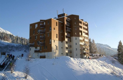 Prapoutel Apartment | 100m from resort center, balcony, parking, tv, ski locker, 43m², Les 7 Laux
