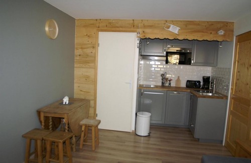 Prapoutel Apartment | 100m from resort center, balcony, parking, tv, ski locker, 28m², Les 7 Laux