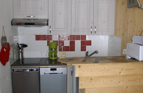 Prapoutel Apartment | 100m from resort center, balcony, parking, tv, ski locker, 28m², Les 7 Laux
