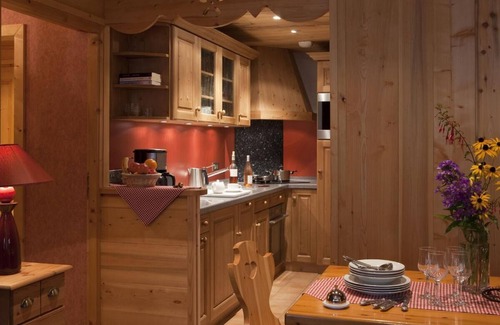 Le Grand-Bornand Apartment | 100m from ski slopes, Ground floor, fitness, swimming pool, sauna, parking, tv, ski locker, 60m²