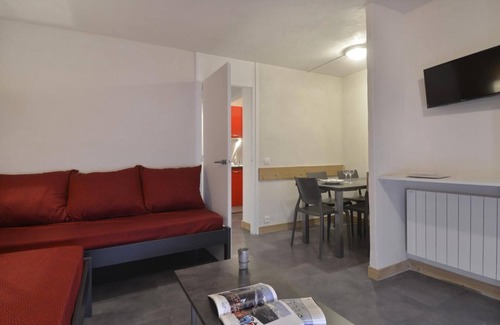 Macot-la-Plagne Apartment | 100m from ski lifts, 5th floor, view ski slopes, balcony, tv, ski locker, 35m², La Plagne