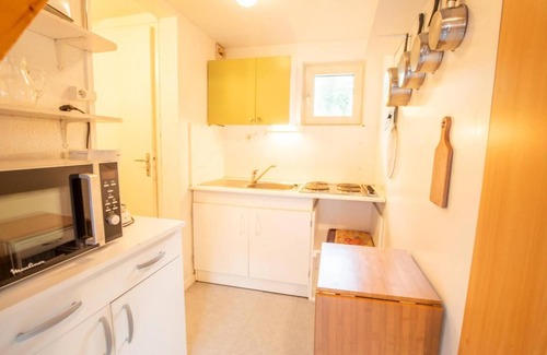Villarodin-Bourget Apartment | 100m from ski slopes, 1st floor, balcony, parking, tv, ski locker, 47m², La Norma