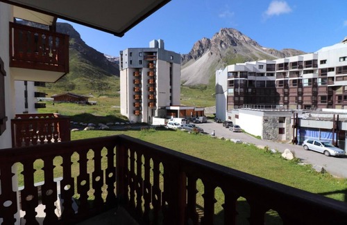 Tignes Apartment | 100m from ski slopes, 1st floor, balcony, tv, ski locker, 28m², Tignes