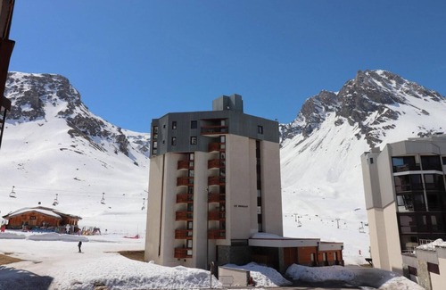 Tignes Apartment | 100m from ski slopes, 1st floor, balcony, tv, ski locker, 28m², Tignes