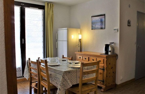 Risoul Apartment | 100m from ski slopes, 2nd floor, balcony, tv, ski locker, 34m², Risoul