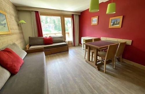 La Perriere Apartment | 100m from ski slopes, 3rd floor, view forest, balcony, tv, ski locker, 35m², La Tania