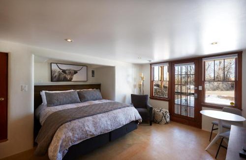 Northeast Santa Fe House | 101 Llano Largo