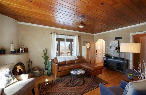 Northeast Santa Fe House | 101 Llano Largo