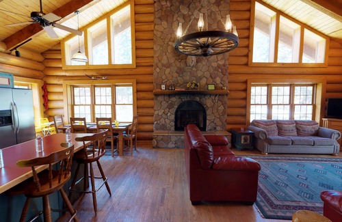 Red River Cabin | 101 River - Full Property