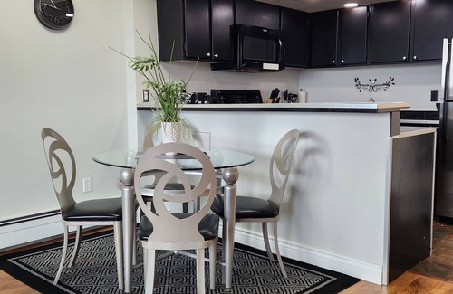 Red Deer Condo | 1010 Checkmate - Great One Bedroom Furnished Condo in Convenient Location!