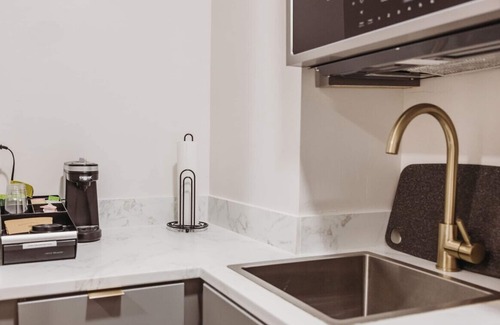 Bartlesville Apartment | 102 · Vintage Chic #102 - Hotel Phillips