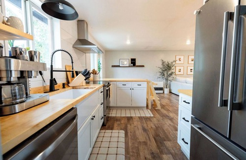 Sitka House | 105 Patterson Way - 3 bed, 1 bath