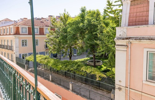 Sao Bento Apartment | 106 lettér apartment in Lisbon. Cozy atmosphere!