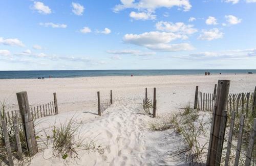 Surf City House | 106 Scotch Bonnet Dr