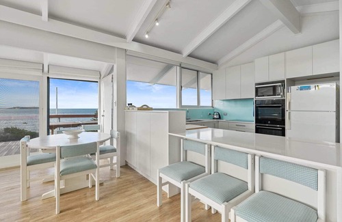Encounter Bay House | 107 Franklin Pde - Amazing Views - Fabulous Outdoor Entertaining Area