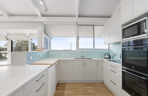 Encounter Bay House | 107 Franklin Pde - Amazing Views - Fabulous Outdoor Entertaining Area