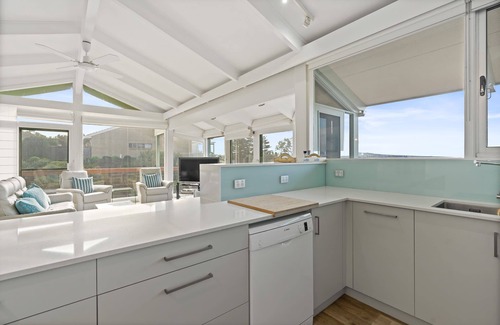 Encounter Bay House | 107 Franklin Pde - Amazing Views - Fabulous Outdoor Entertaining Area