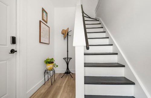 Fair Lawn House | 10Guests! Parking 1ST FLOOR-Duplex