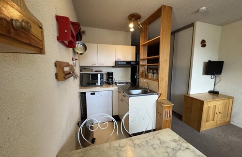 Saint-Chaffrey Apartment | 10m from ski slopes, 2nd floor, balcony, tv, 26m², Serre Chevalier