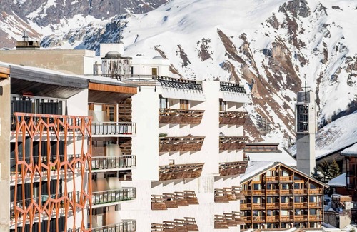 Tignes le Lac Apartment | 10m from ski slopes, 3rd floor, view mountain, balcony, tv, ski locker, 26m², Tignes