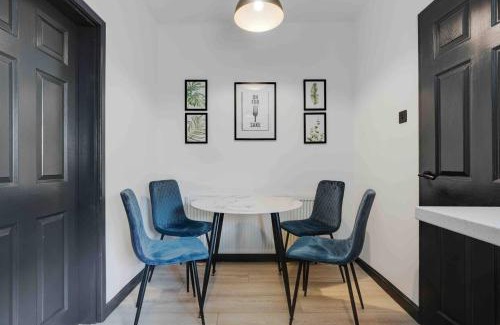 Everton House | 10min Walk To Stadium Sofabed Wm & Dishwasher