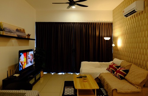 Malacca City Condo | 10mins to Jonker Street! Clean & Cozy condo for family of 4 w/Marvelous Pool