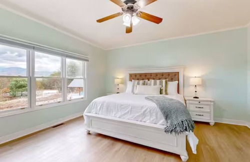 Ellijay Hotel | 10th Tee Box Townhome w/3 balconies + Pool, Trail
