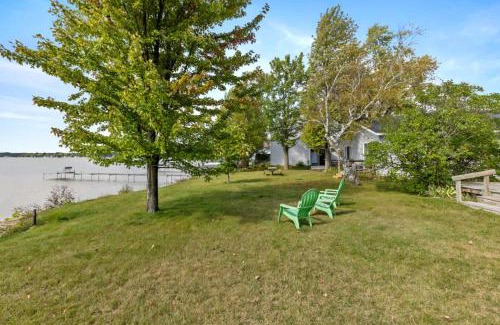 Lake City Hotel | 11 Family Lakefront Studios on Lake Missaukee - Sleeps 40