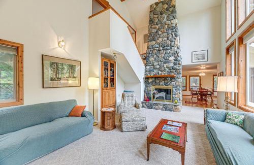 Murphy House | 11 Mi to Cathedral Hills Home with Fireplace!