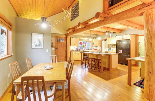 Port Angeles House | 11 Mi to Olympic National Park: Home w/Deck!