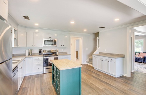 Holt House | 11 Mi to Smithville Lake: Private Home Near Winery