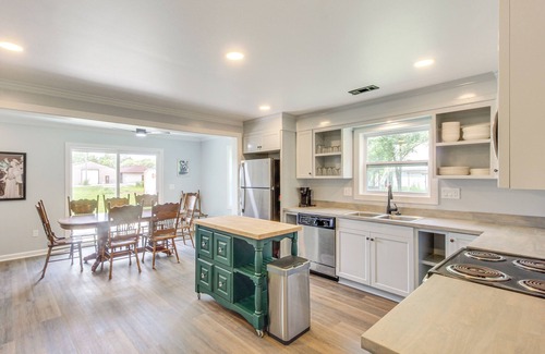 Holt House | 11 Mi to Smithville Lake: Private Home Near Winery