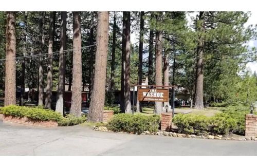 Y Area Apartment | 11-The Fallen Leaf pet friendly Studio #11