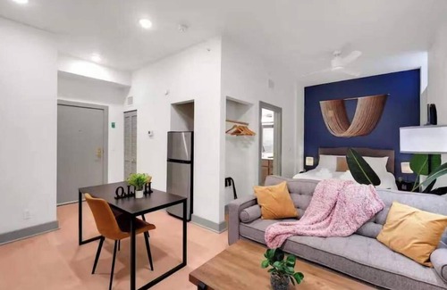 Downtown Louisville Apartment | 11-Unit Cozy Loft w/Free Parking | Med District