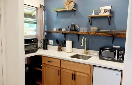 Mariposa Apartment | #11 Vintage Downtown Apt - Historic Mainstreetnn
