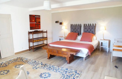 Flassans-sur-Issole House | 110 m² House ∙ 1 bedroom ∙ 3 guests
