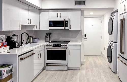 South Pointe Condo | 110 - SOFI 2 Bedroom - Heated Pool, 2 blocks from Beach!