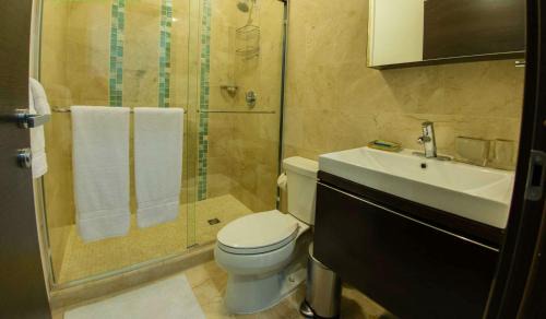 Washington Apartment | 112: 1-Bedroom Grd floor condo w/patio. Palm Beach