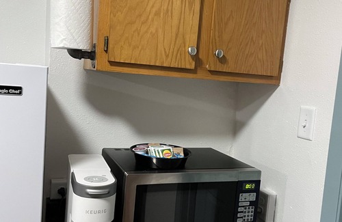 Downtown Dubuque Apartment | 1129 #2/Charming 1-bedroom apartment with WiFi, AC, Free parking