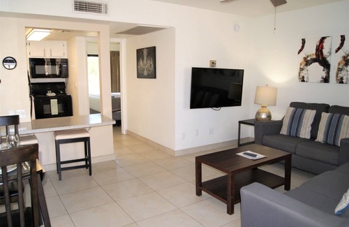 New Papago Parkway Apartment | 117 Upscale Greenbelt Oasis | Heated Pool, Premium Cable, Private Patios