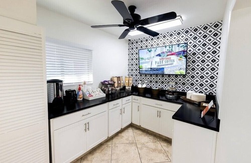 New Papago Parkway Apartment | 117 Upscale Greenbelt Oasis | Heated Pool, Premium Cable, Private Patios