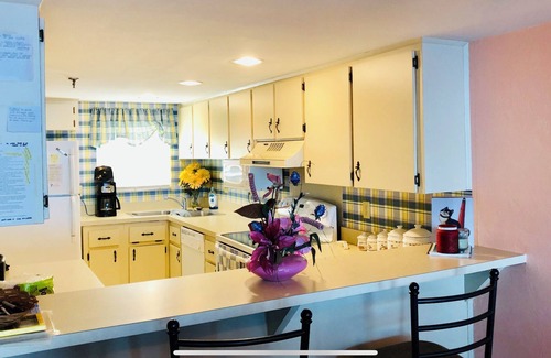 Ormond-by-the-Sea Condo | 11th FLOOR! REDUCED RATE UNTIL DEC 2025.25% DISCOUNT IF RENT OVER 28 DAYS!