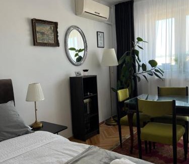 Reghin Apartment | 12 Home