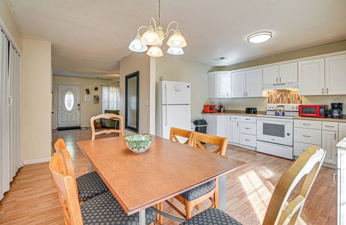 Conway House | 12 Mi to Myrtle Beach: Peaceful Abode in Conway!